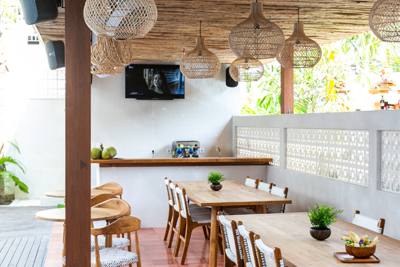 Dining & Social Area Dining & Social Area